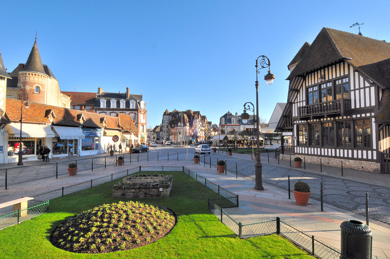 1280px-Deauville_8004